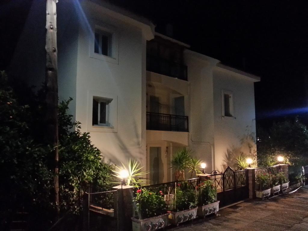 Friderica House 호텔 포로스 외부 사진